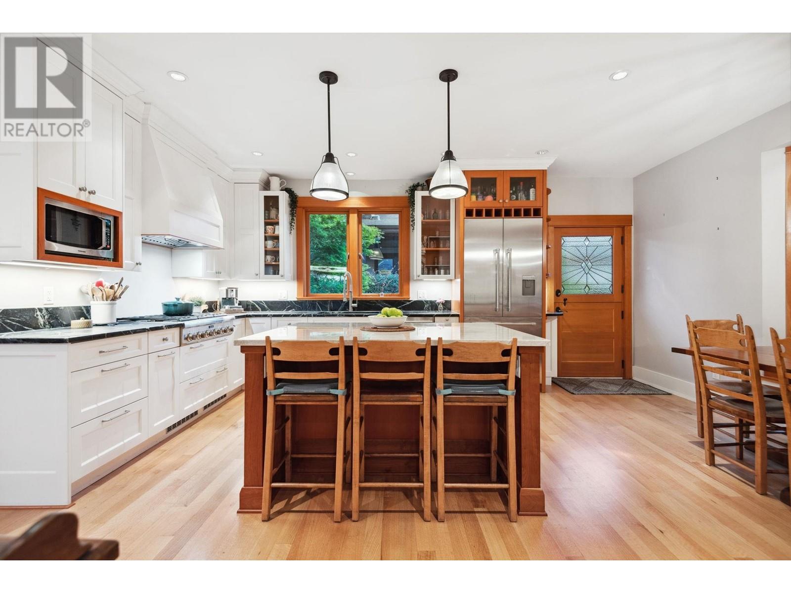 346 E 5th Street, North Vancouver, British Columbia  V7L 1L9 - Photo 4 - R3013173