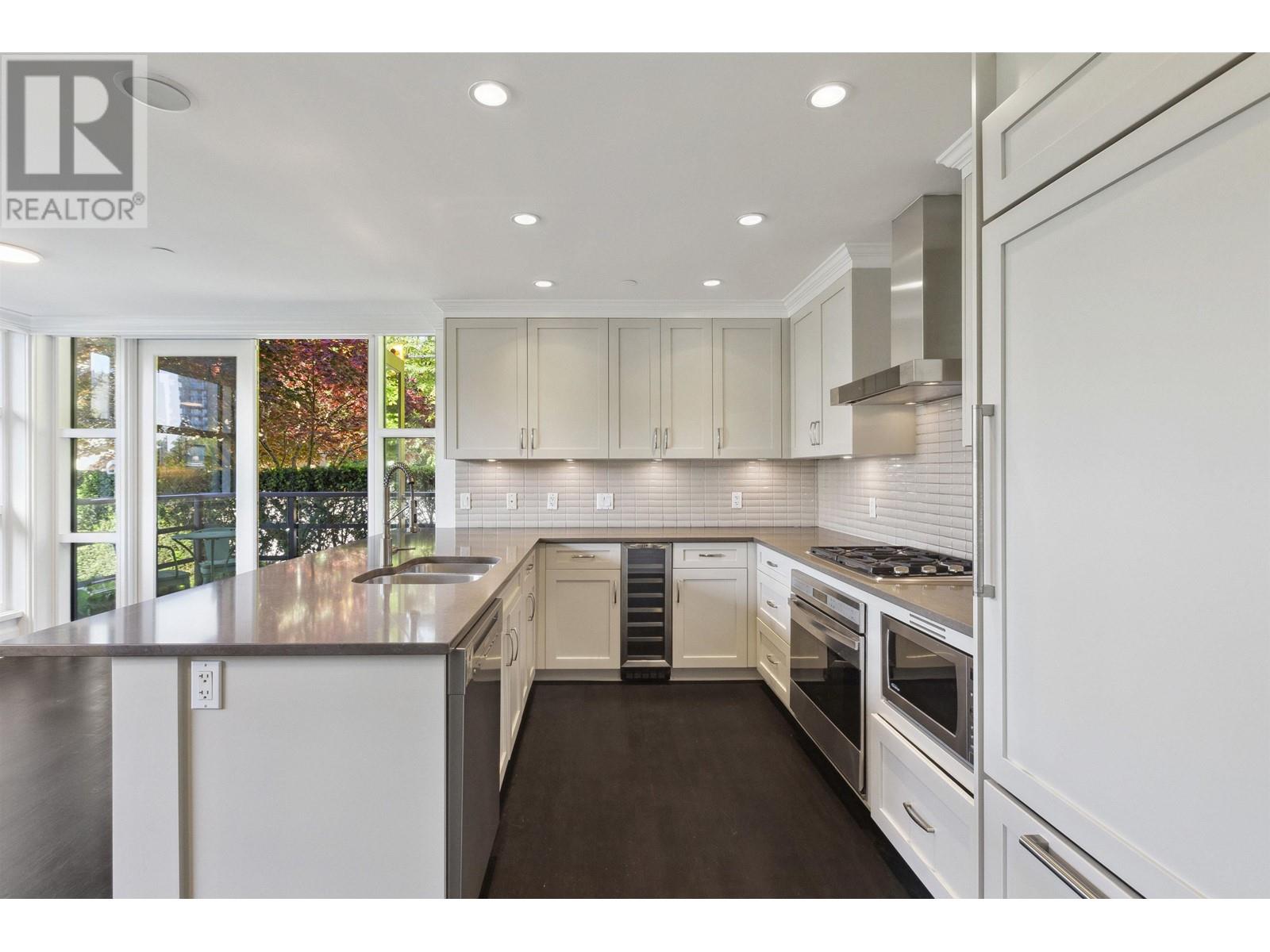 10 1891 Marine Drive, West Vancouver, British Columbia  V7V 1J7 - Photo 8 - R3011960