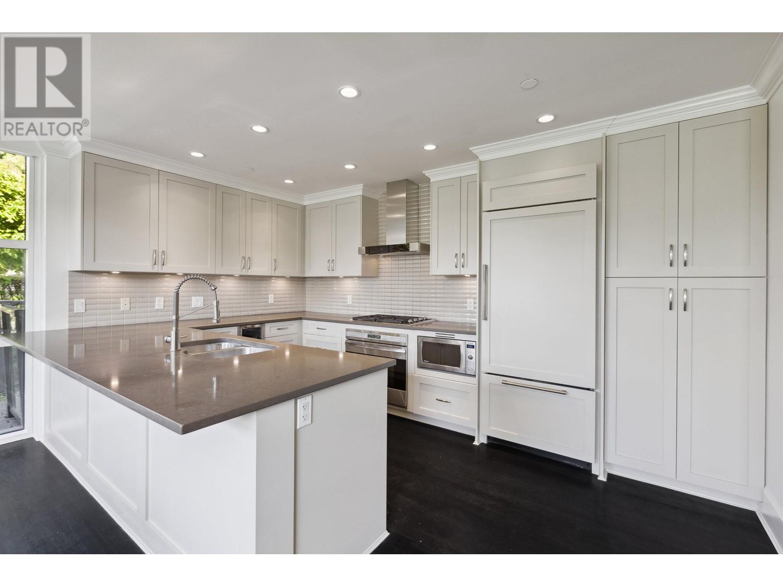 10 1891 Marine Drive, West Vancouver, British Columbia  V7V 1J7 - Photo 7 - R3011960