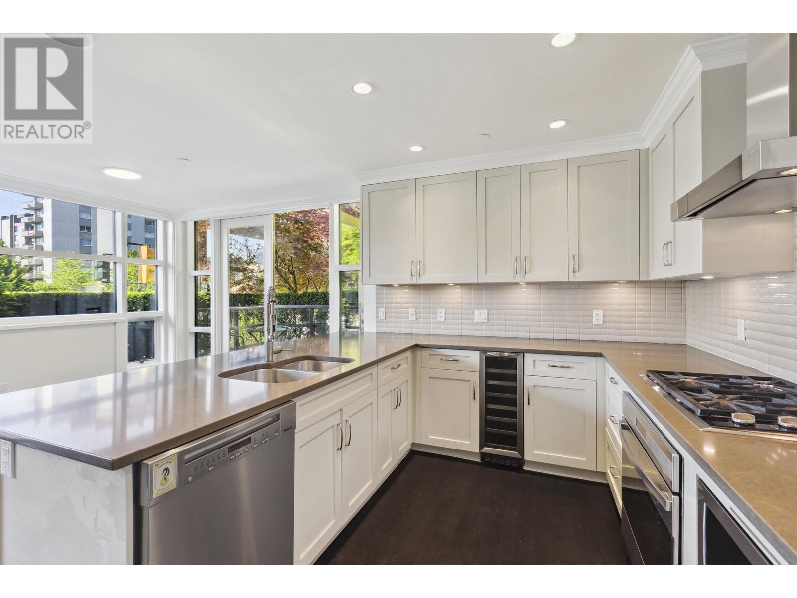 10 1891 Marine Drive, West Vancouver, British Columbia  V7V 1J7 - Photo 9 - R3011960