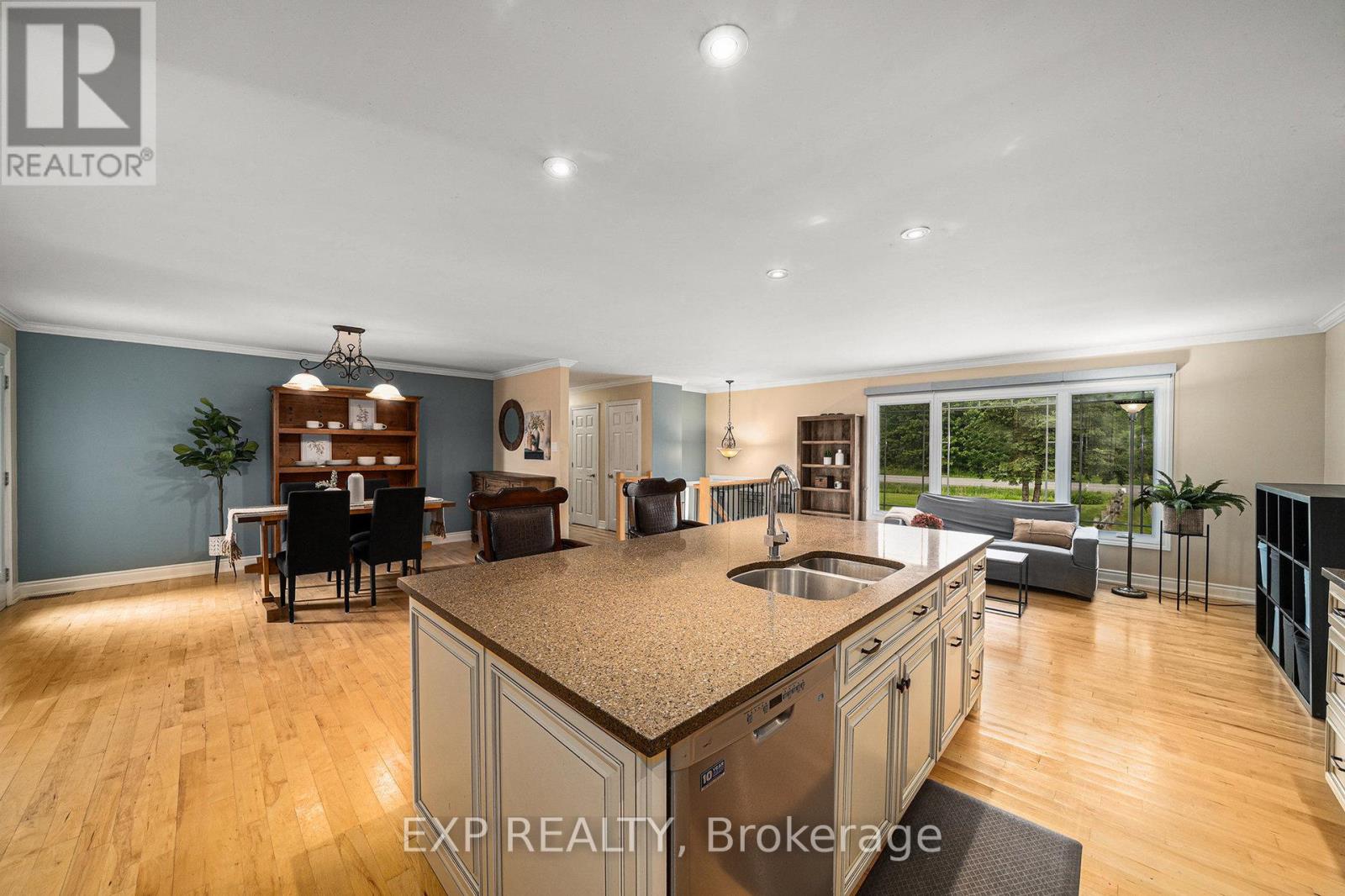 4806 Frank Kenny Road, Ottawa, Ontario  K0A 3H0 - Photo 7 - X12208038