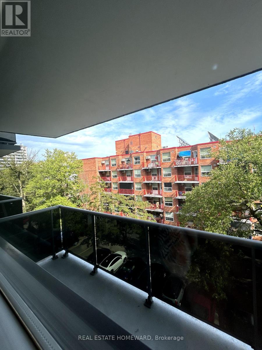 901 - 15 Walmer Road, Toronto, Ontario  M5R 2X1 - Photo 16 - C12208039