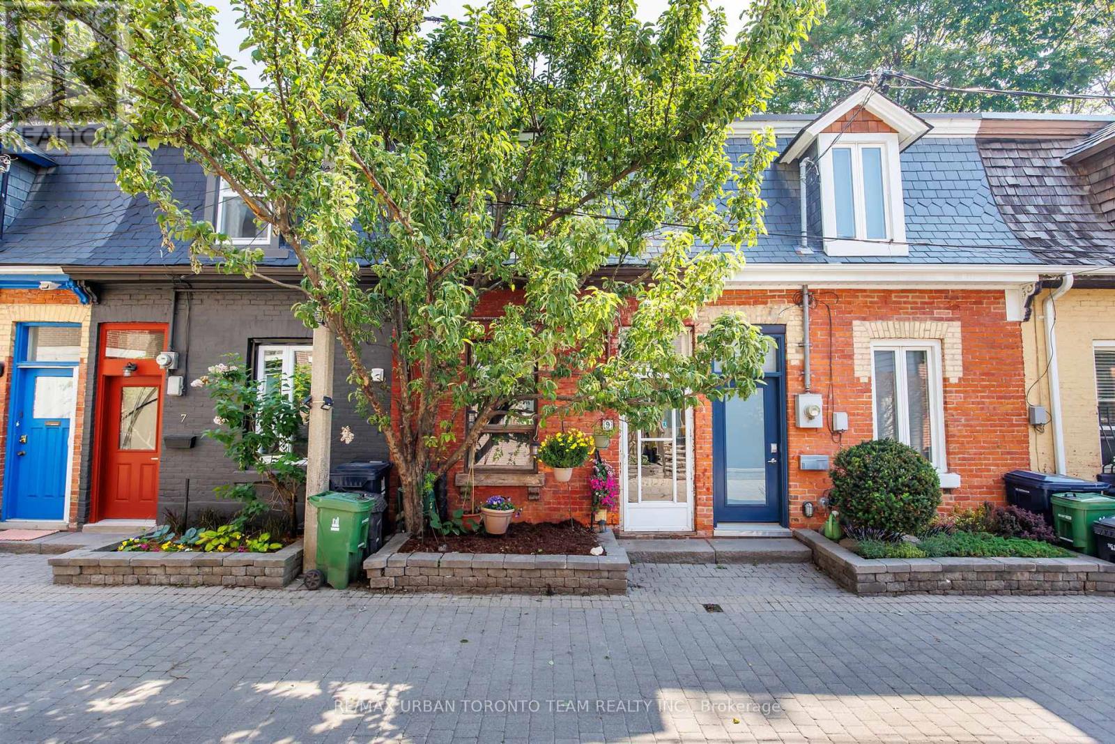 9 Percy Street, Toronto, Ontario  M5A 3M7 - Photo 1 - C12208053