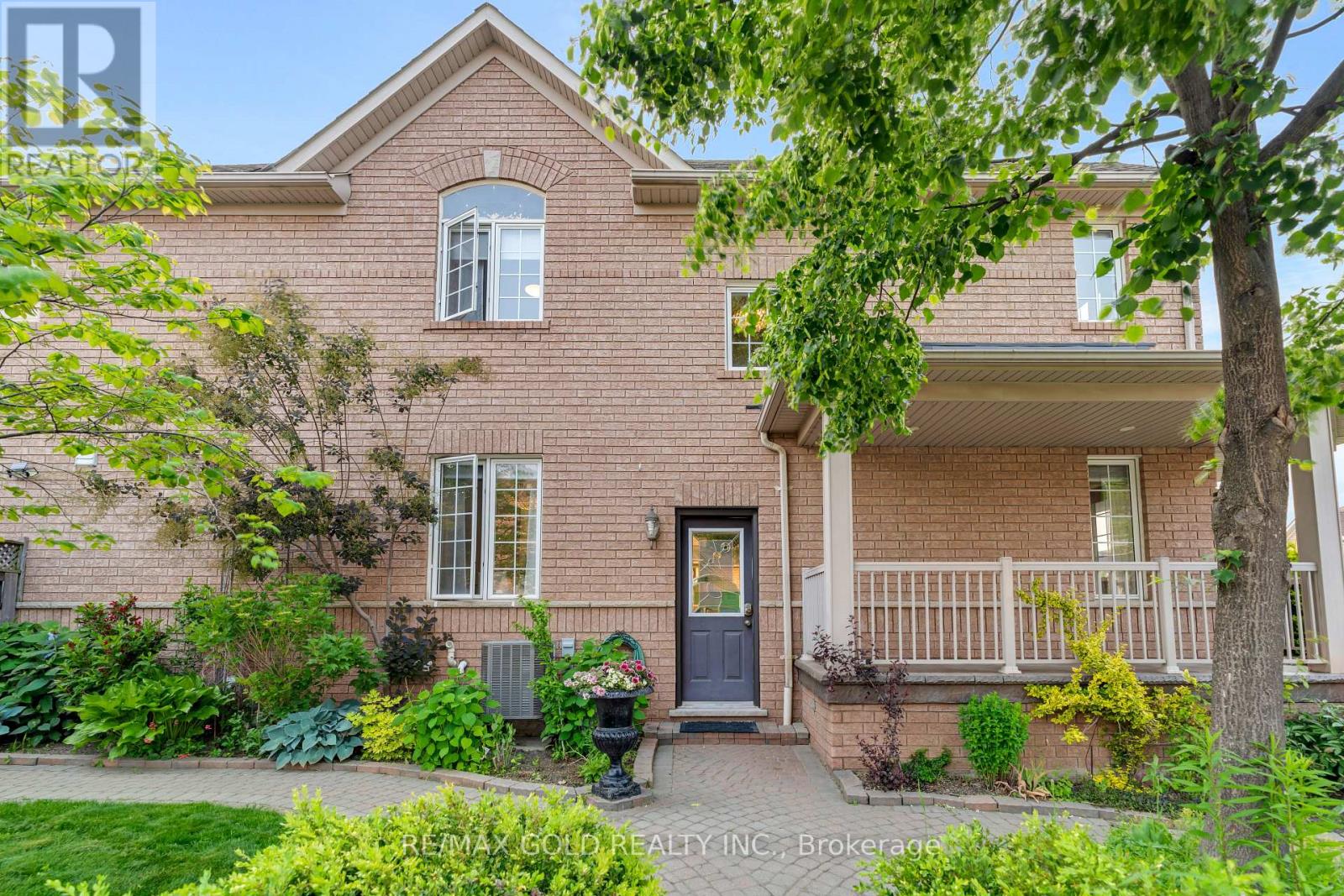 12 Mediterra Drive E, Brampton, Ontario  L7A 2H1 - Photo 4 - W12205194