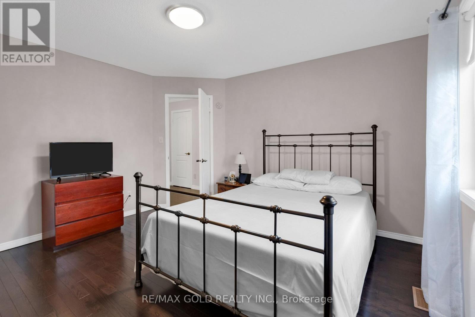 12 Mediterra Drive E, Brampton, Ontario  L7A 2H1 - Photo 34 - W12205194