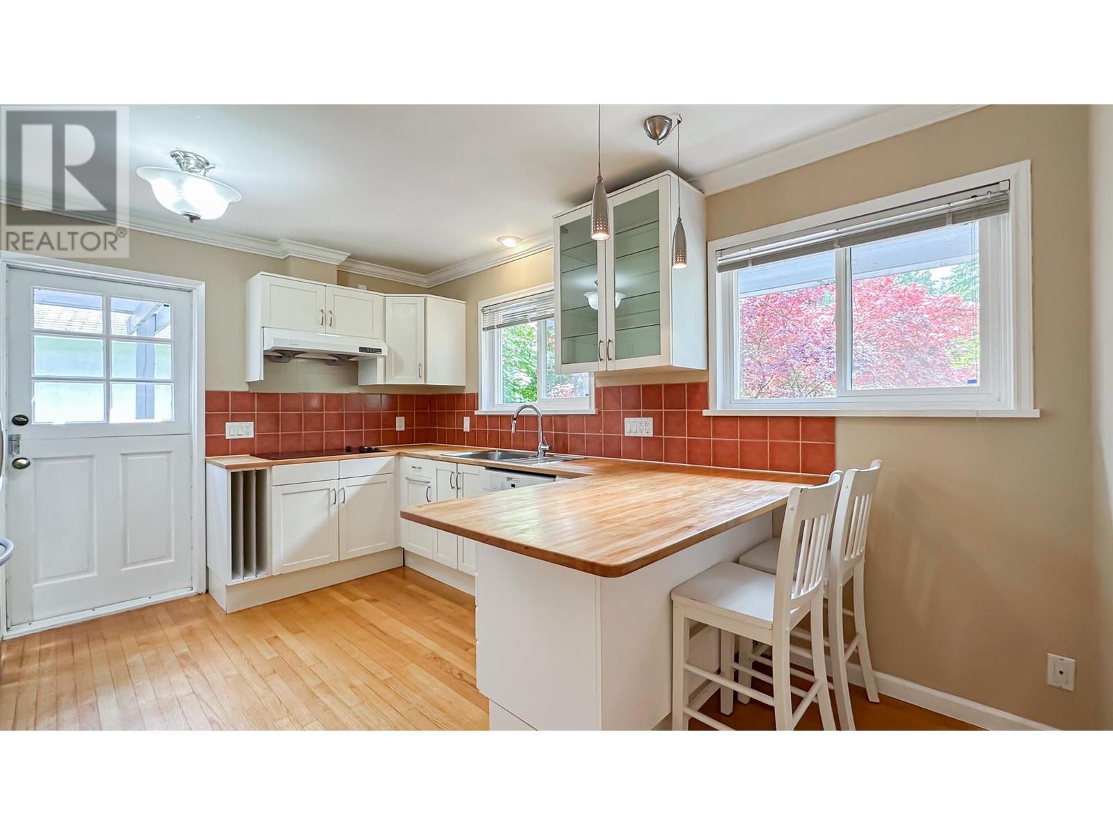 2704 Kilmarnock Crescent, North Vancouver, British Columbia  V7J 2Z5 - Photo 8 - R3013182