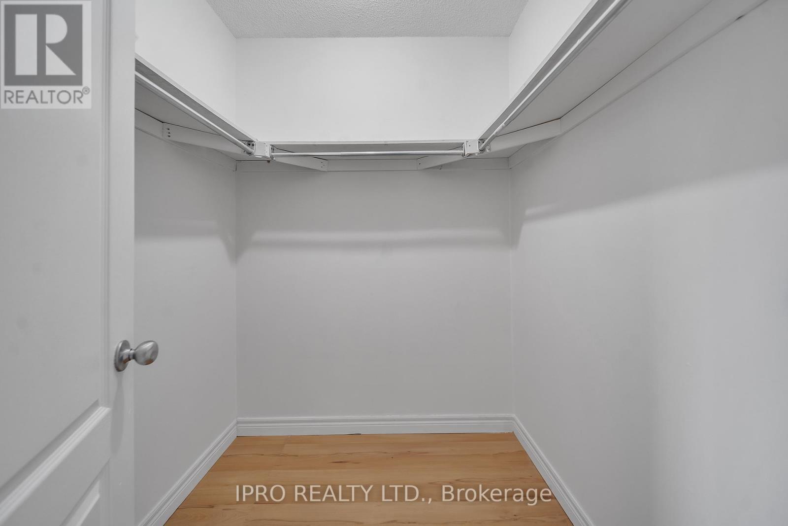 18 Tessler Crescent, Brampton, Ontario  L6X 4P8 - Photo 28 - W12208030