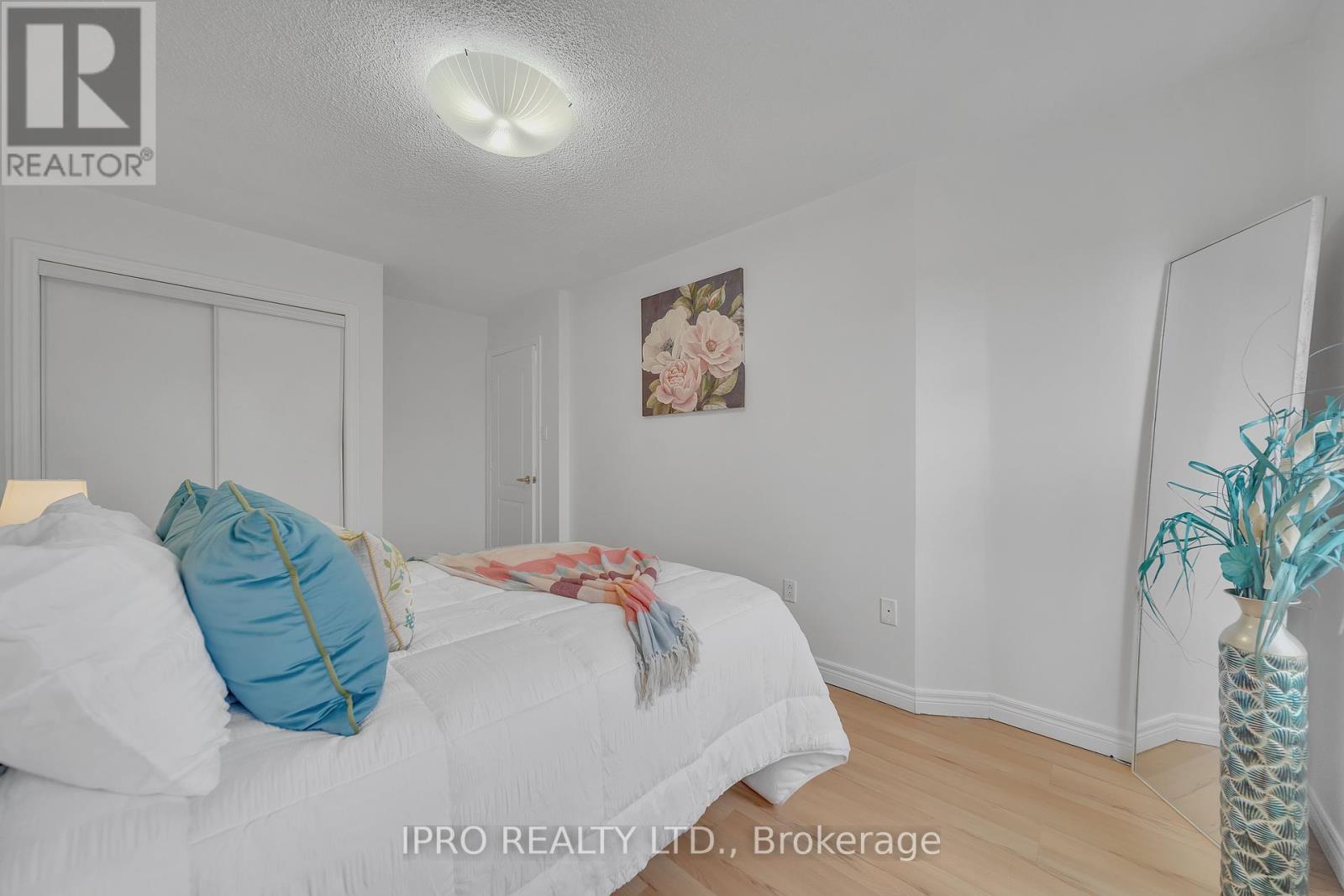 18 Tessler Crescent, Brampton, Ontario  L6X 4P8 - Photo 31 - W12208030