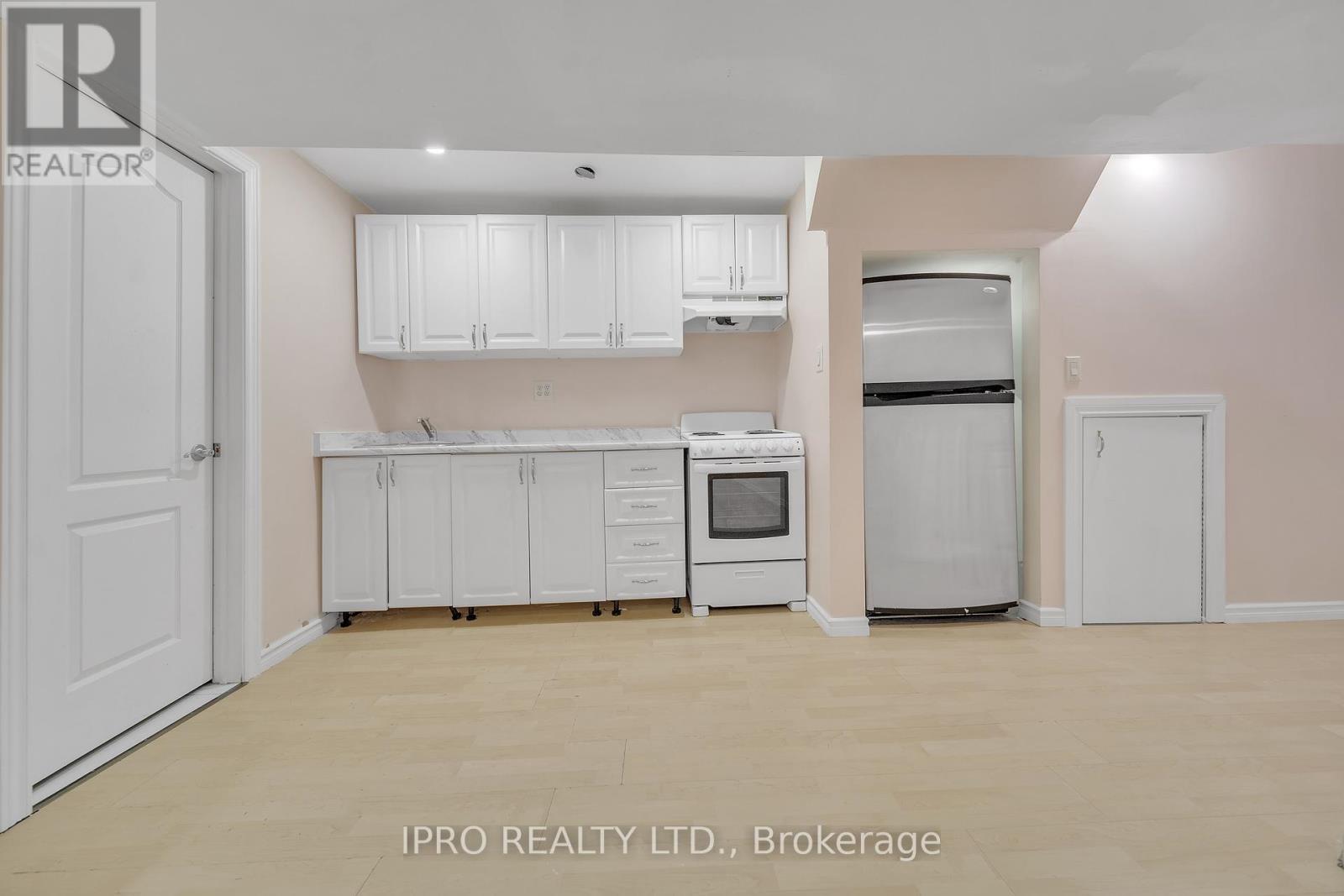 18 Tessler Crescent, Brampton, Ontario  L6X 4P8 - Photo 37 - W12208030