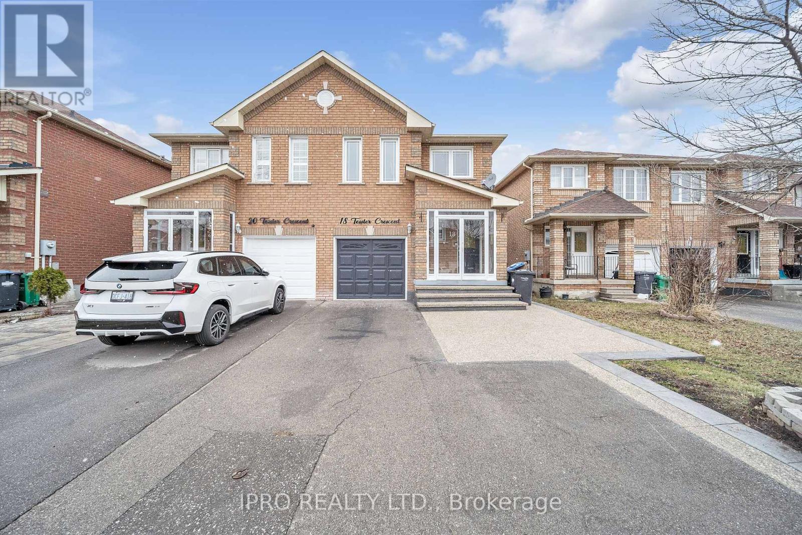 18 Tessler Crescent, Brampton, Ontario  L6X 4P8 - Photo 4 - W12208030