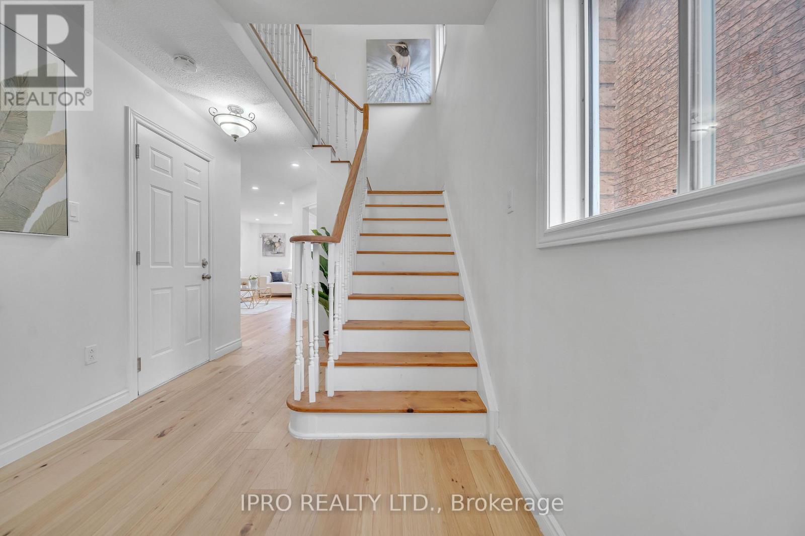 18 Tessler Crescent, Brampton, Ontario  L6X 4P8 - Photo 8 - W12208030