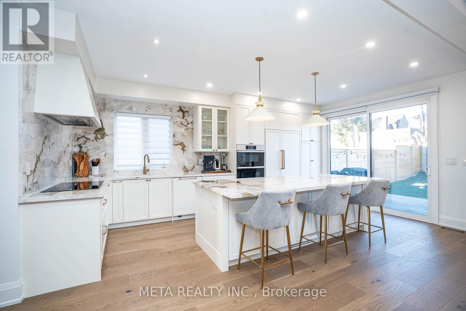 20 Shaver Avenue N, Toronto, Ontario  M9B 4N4 - Photo 10 - W12208031