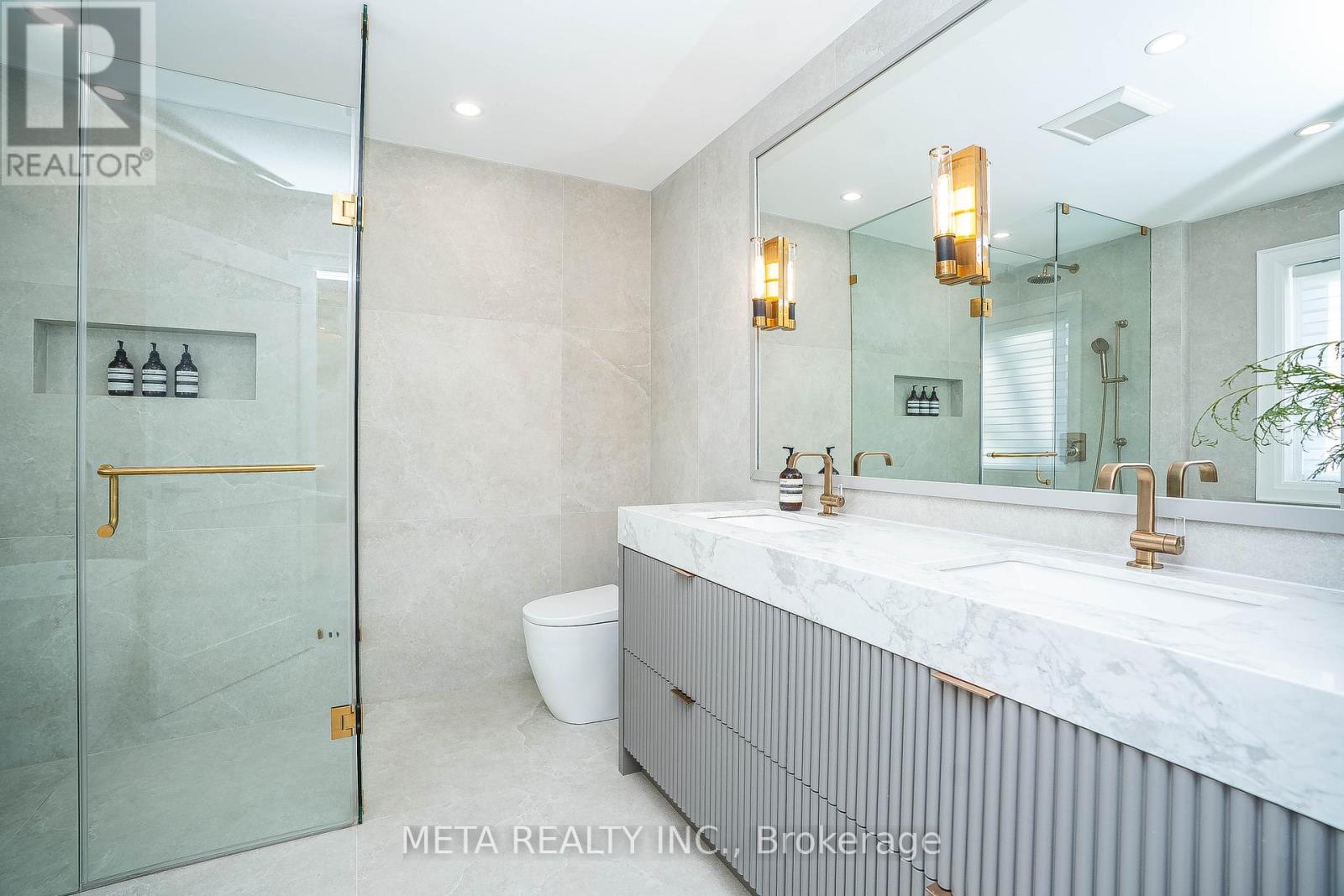 20 Shaver Avenue N, Toronto, Ontario  M9B 4N4 - Photo 23 - W12208031