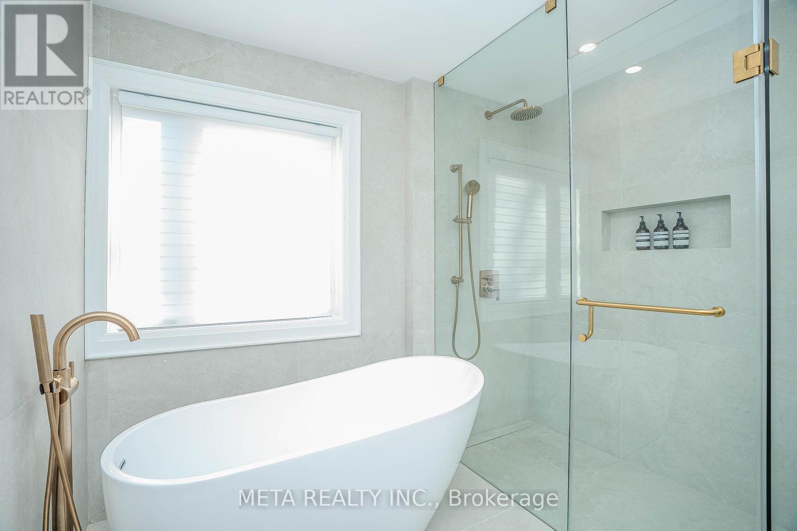 20 Shaver Avenue N, Toronto, Ontario  M9B 4N4 - Photo 24 - W12208031