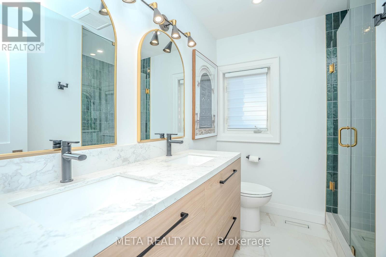 20 Shaver Avenue N, Toronto, Ontario  M9B 4N4 - Photo 27 - W12208031