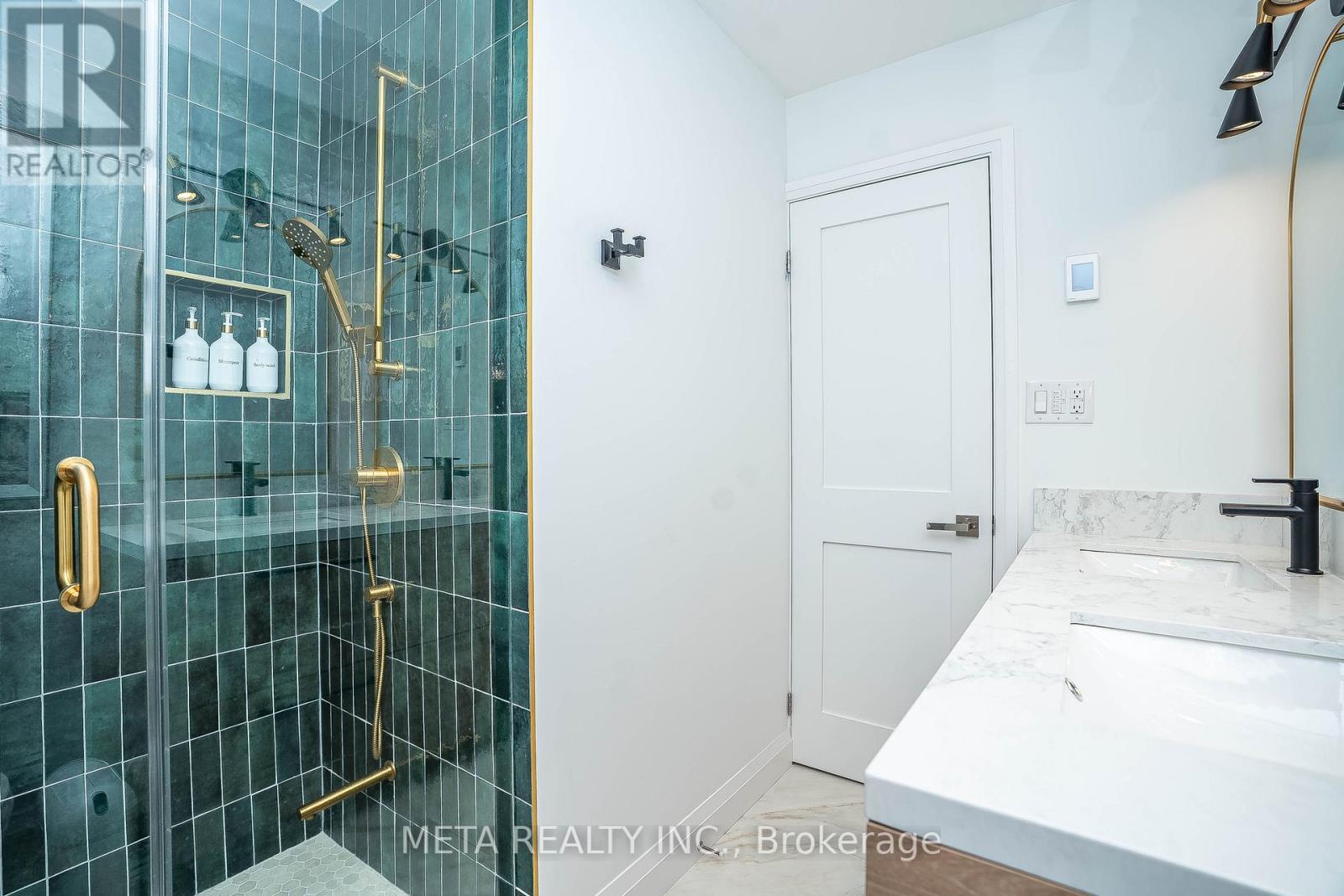20 Shaver Avenue N, Toronto, Ontario  M9B 4N4 - Photo 28 - W12208031