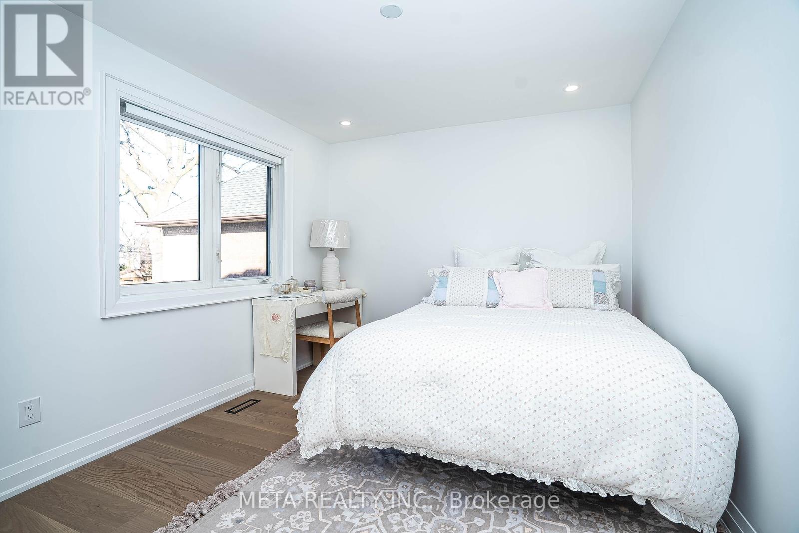20 Shaver Avenue N, Toronto, Ontario  M9B 4N4 - Photo 29 - W12208031