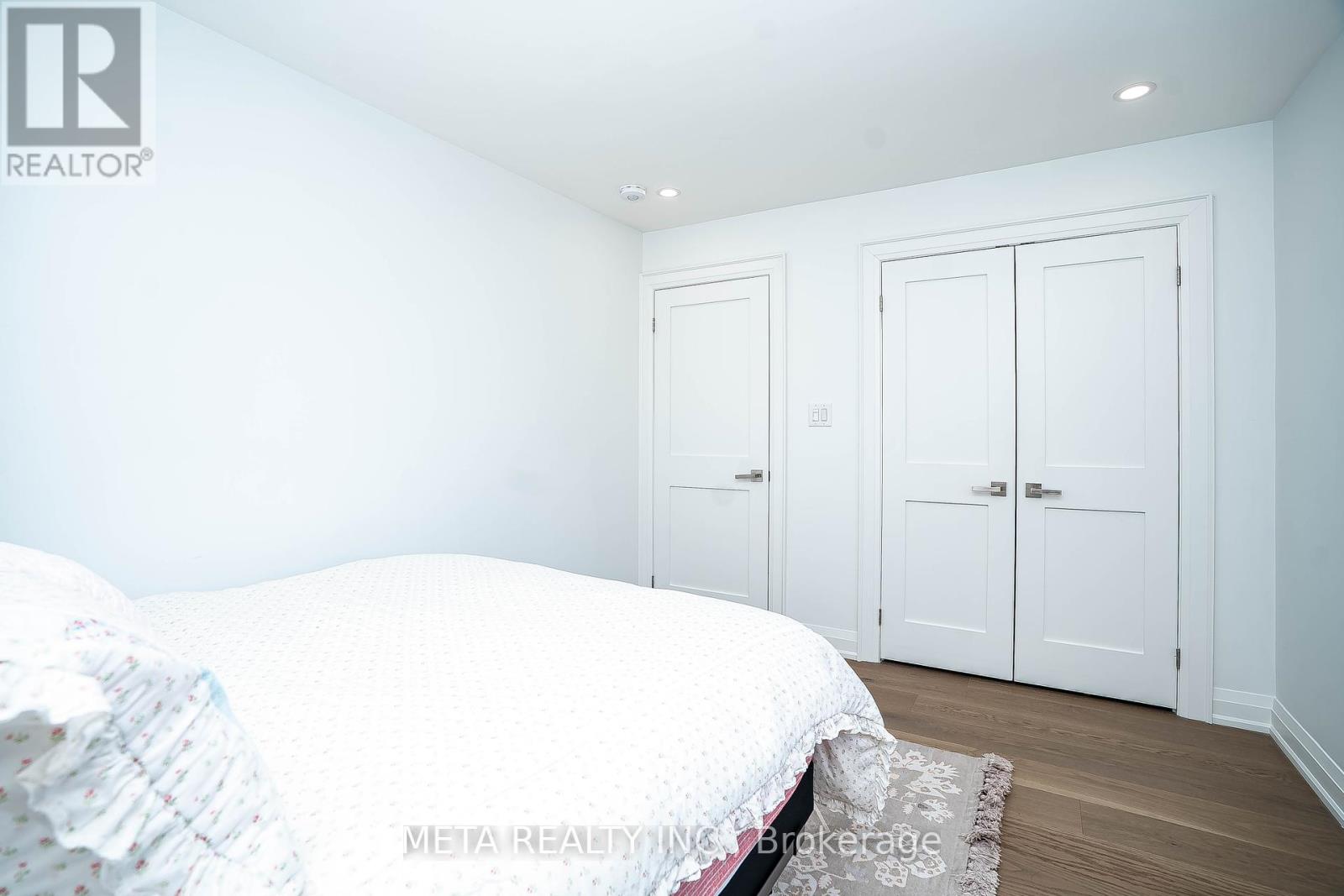 20 Shaver Avenue N, Toronto, Ontario  M9B 4N4 - Photo 30 - W12208031