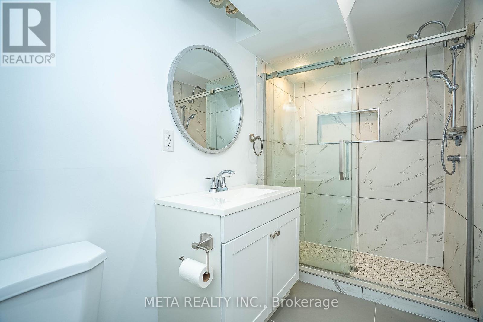 20 Shaver Avenue N, Toronto, Ontario  M9B 4N4 - Photo 34 - W12208031