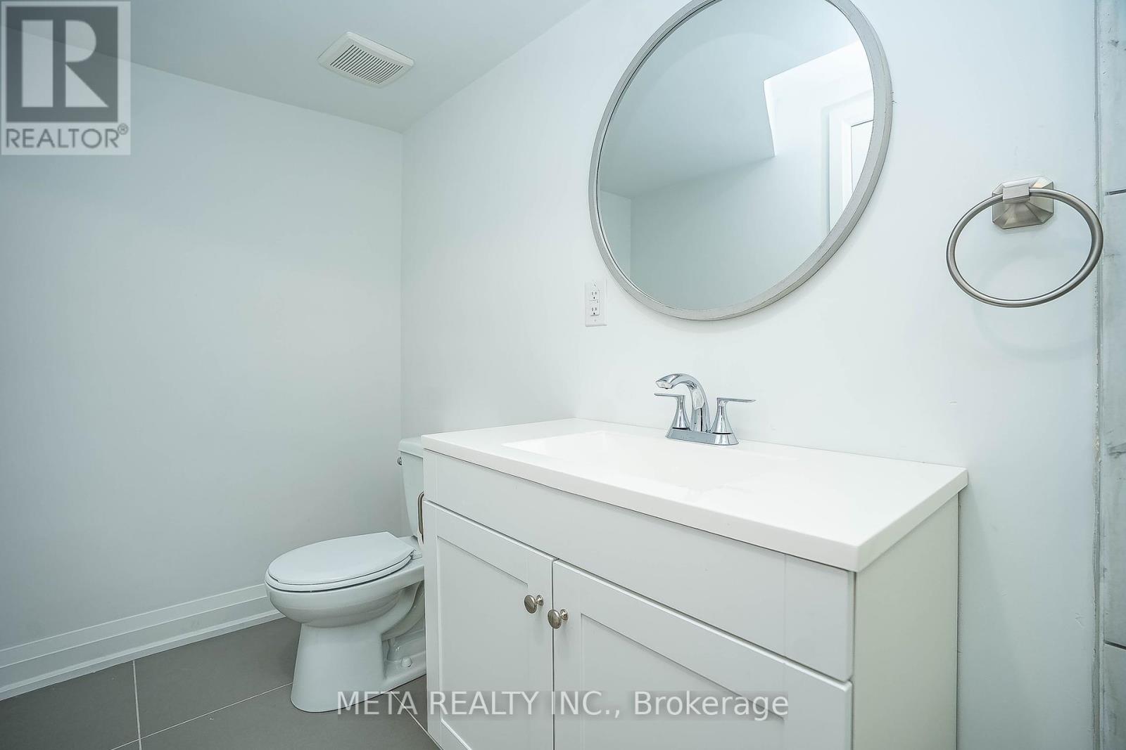 20 Shaver Avenue N, Toronto, Ontario  M9B 4N4 - Photo 35 - W12208031