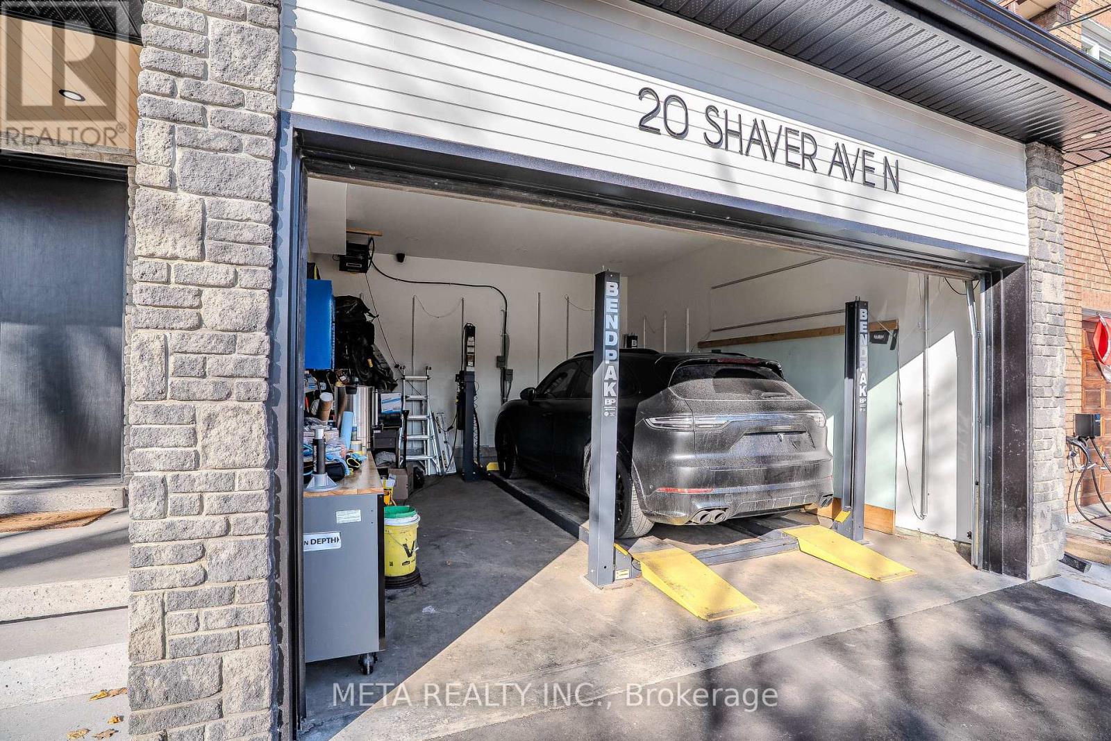 20 Shaver Avenue N, Toronto, Ontario  M9B 4N4 - Photo 44 - W12208031
