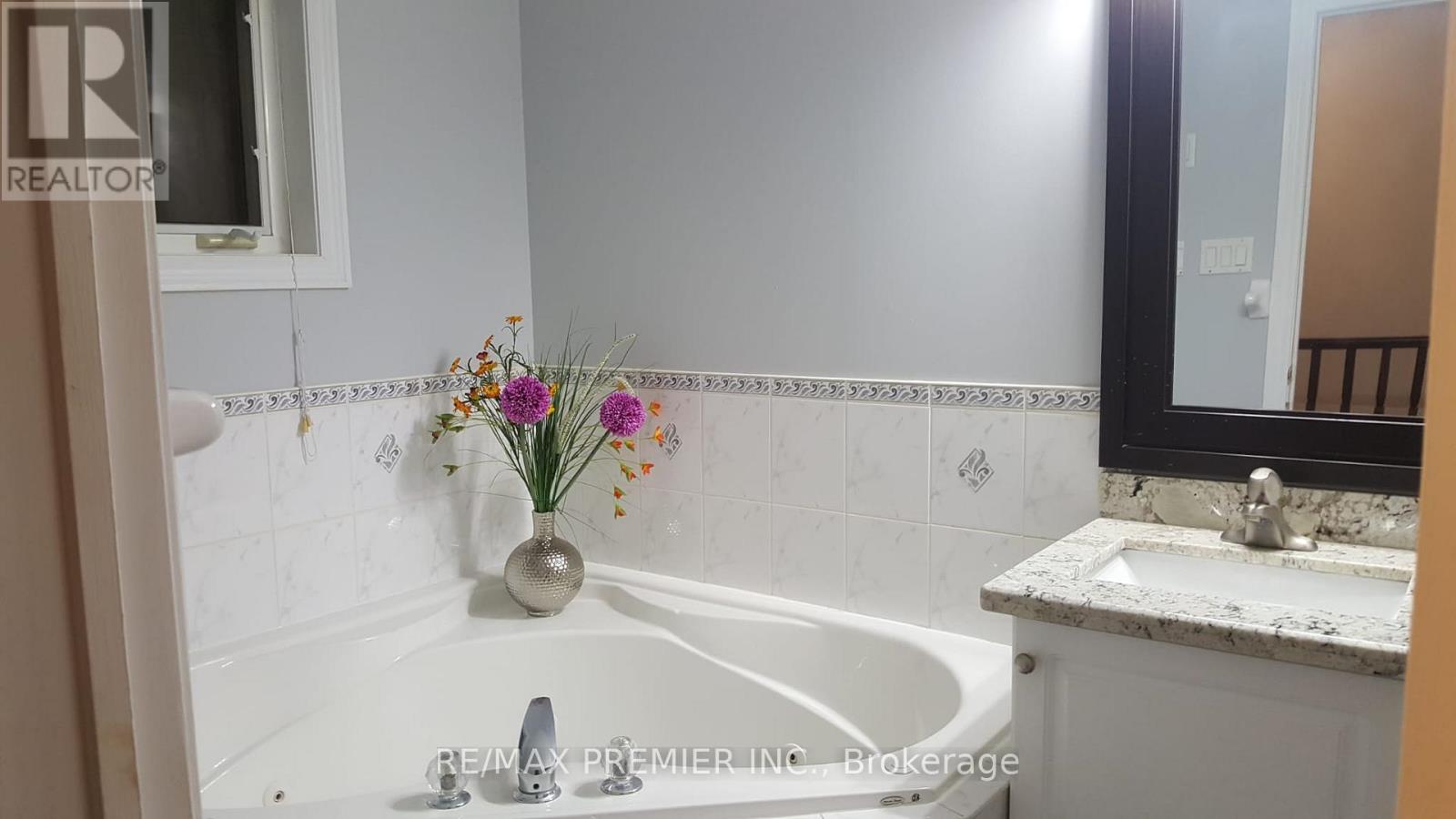 201 - 175 Rankin Crescent, Toronto, Ontario  M6P 4H8 - Photo 13 - W12208054