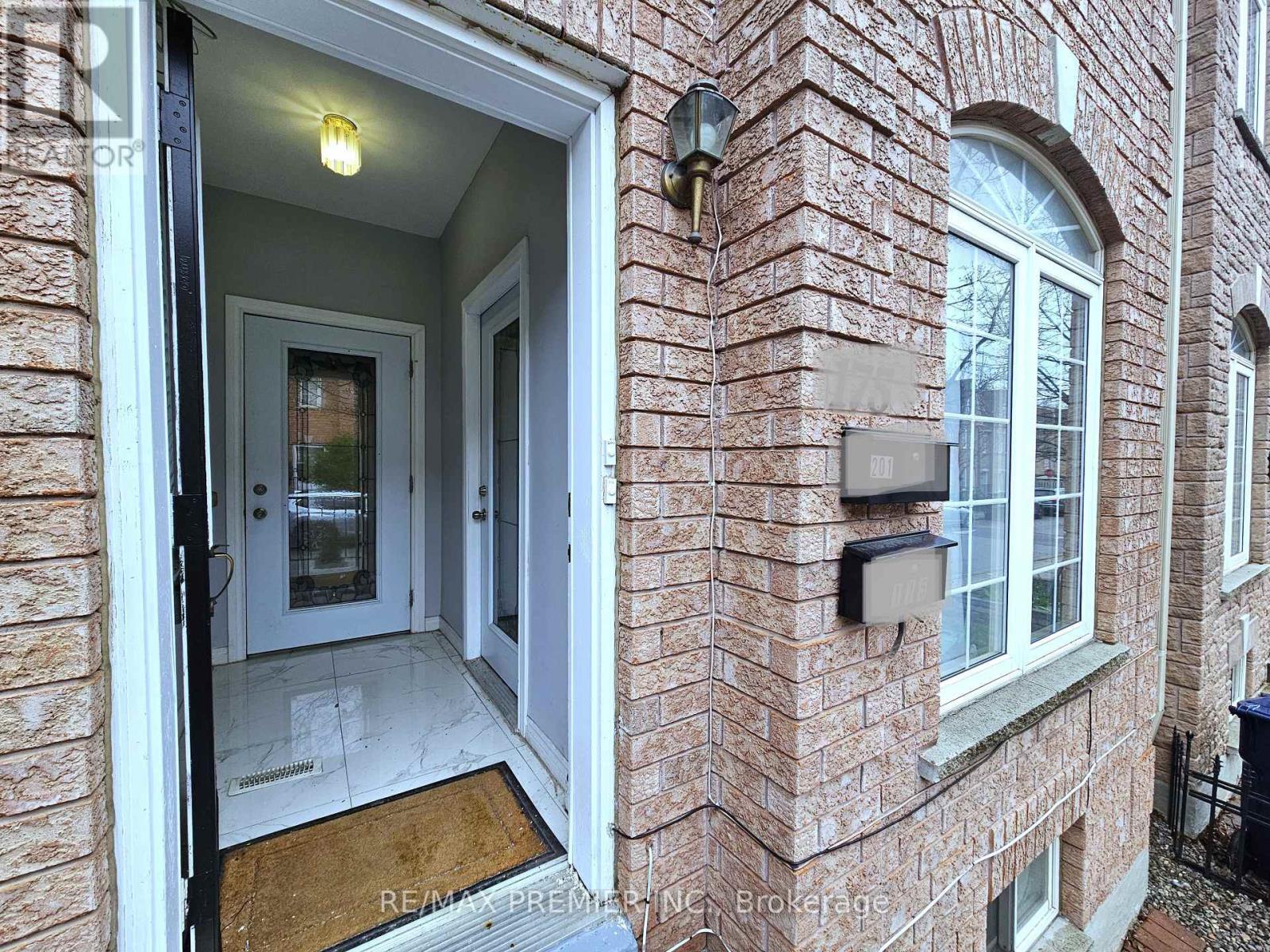 201 - 175 Rankin Crescent, Toronto, Ontario  M6P 4H8 - Photo 3 - W12208054