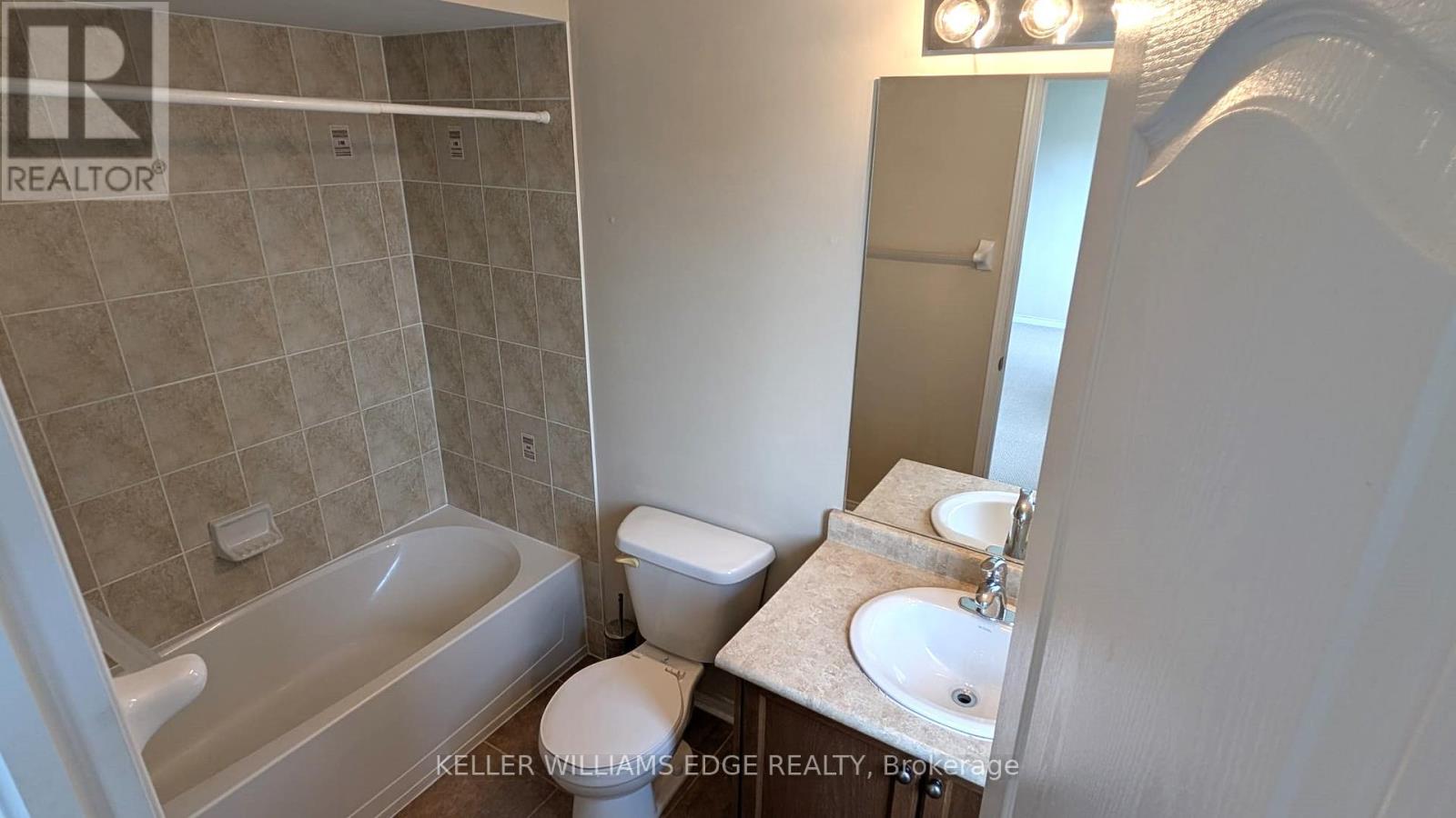 4812 Thomas Alton Boulevard, Burlington, Ontario  L7M 0J5 - Photo 7 - W12208060