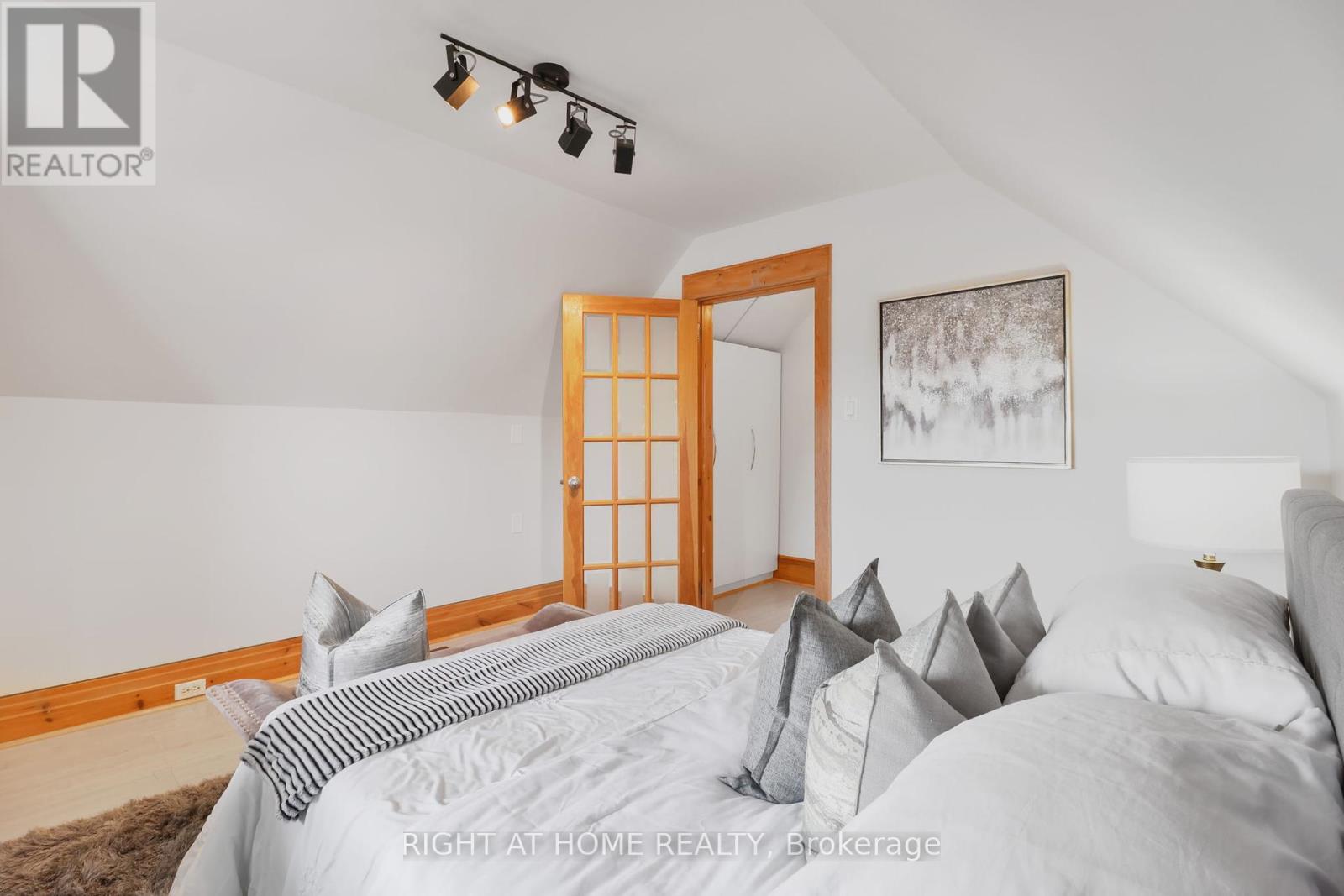 152 Wright Avenue, Toronto, Ontario  M6R 1L2 - Photo 23 - W12208062