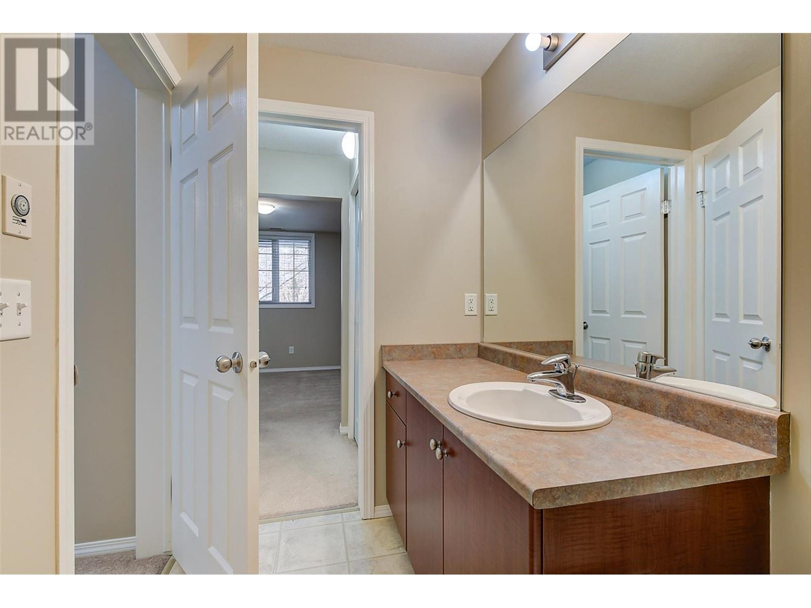 1875 Country Club Drive Unit# 1105, Kelowna, British Columbia  V1V 2W0 - Photo 24 - 10348953