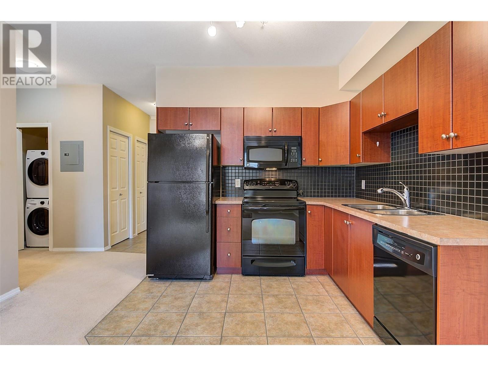 1875 Country Club Drive Unit# 1105, Kelowna, British Columbia  V1V 2W0 - Photo 17 - 10348953