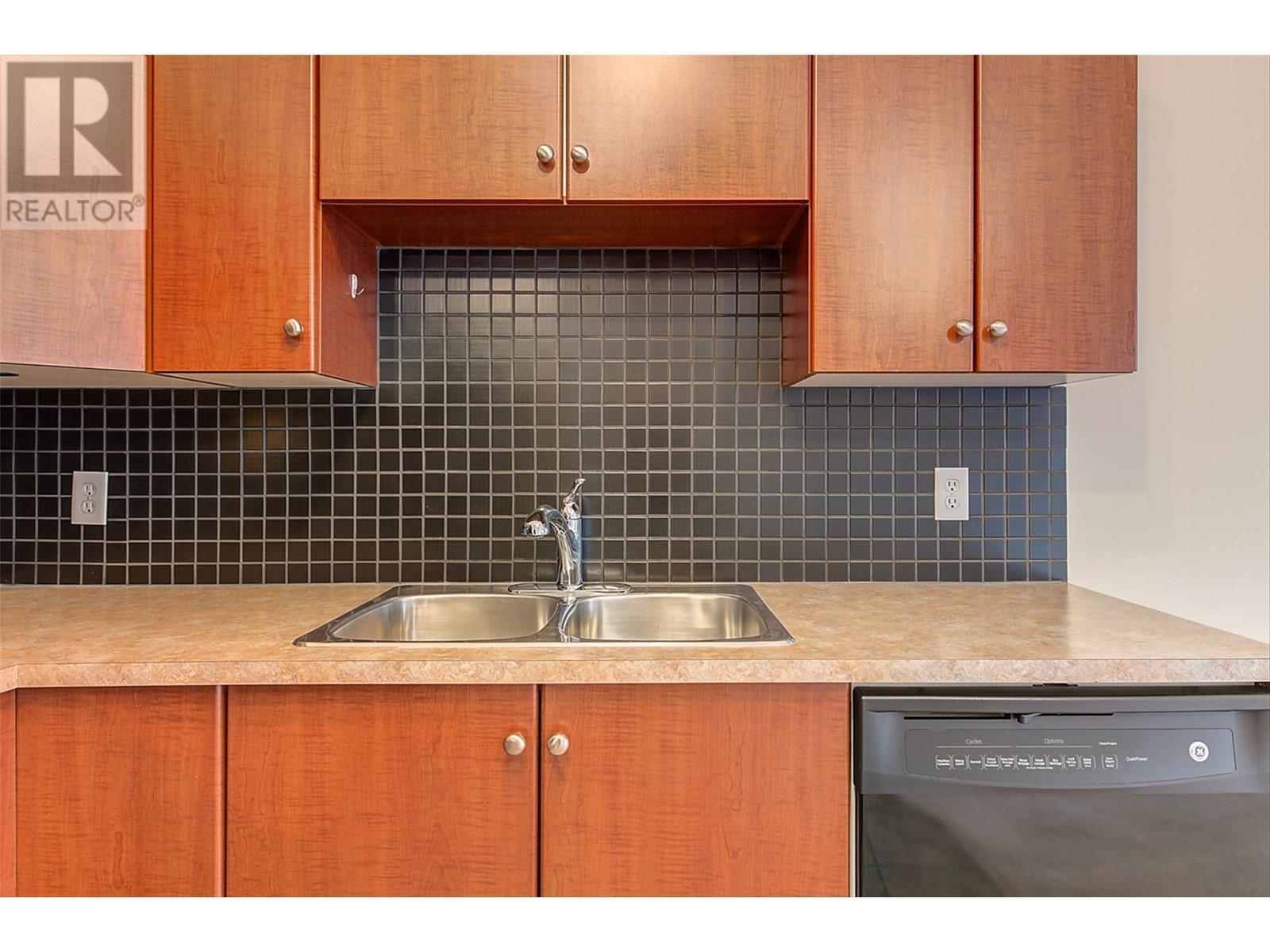 1875 Country Club Drive Unit# 1105, Kelowna, British Columbia  V1V 2W0 - Photo 15 - 10348953