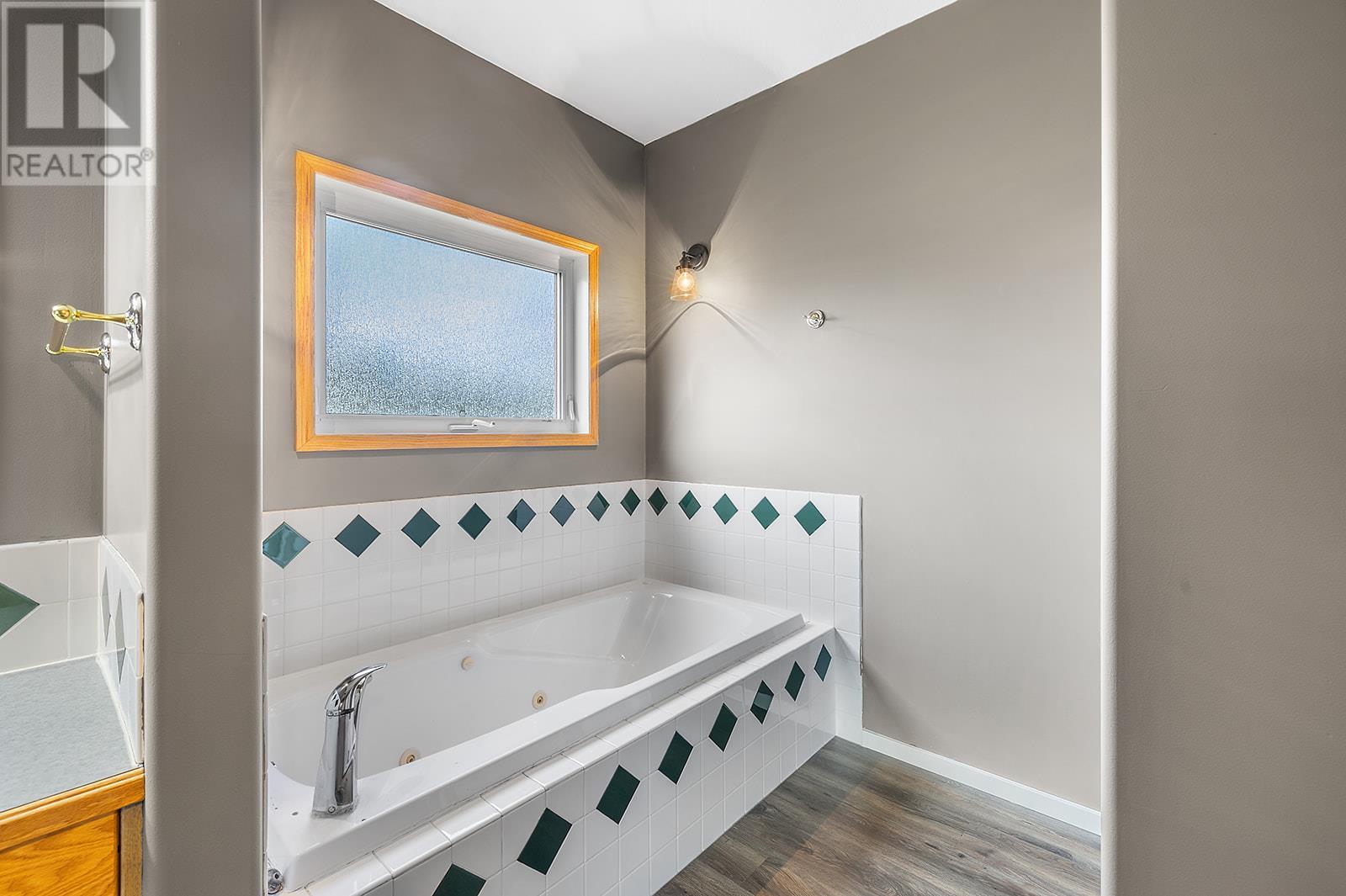 4363 Lister Road, Ta Ta Creek, British Columbia  V0B 1H0 - Photo 25 - 10351369