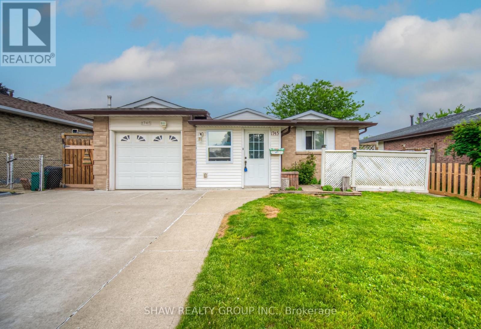 1745 Briarwood Drive, Cambridge, Ontario  N3H 5A6 - Photo 3 - X12208041