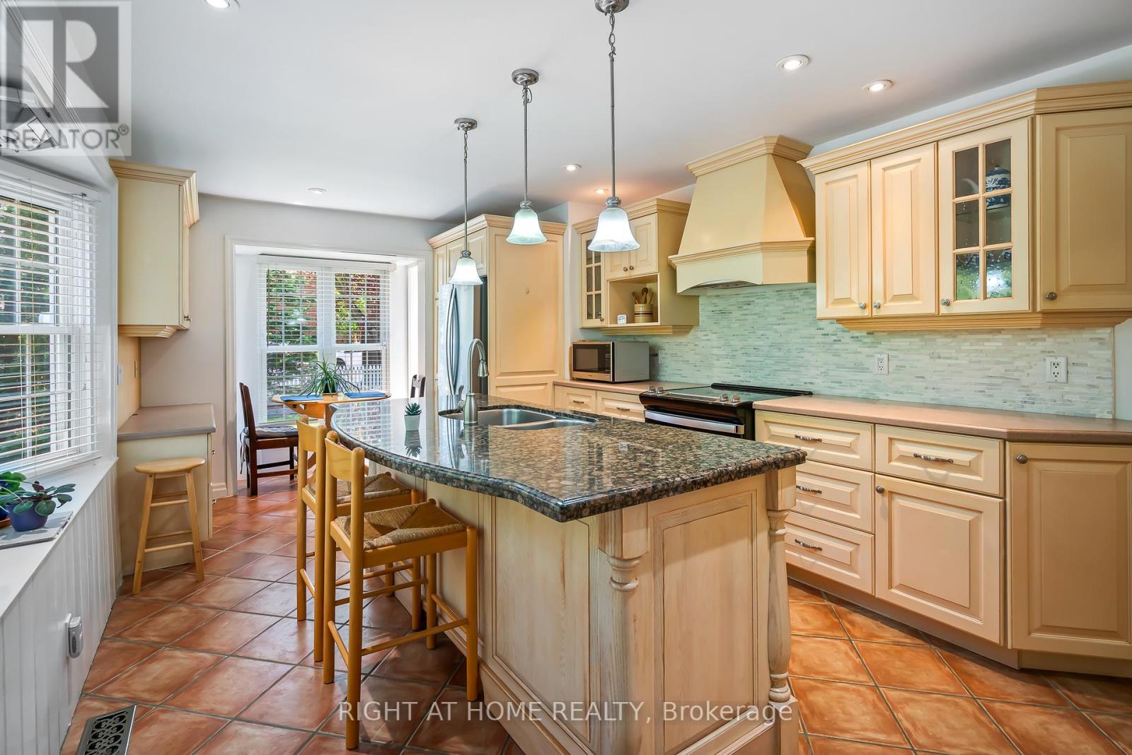 269 Regent Street, Niagara-On-The-Lake, Ontario  L0S 1J0 - Photo 12 - X12208066