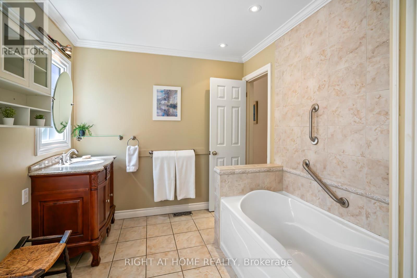 269 Regent Street, Niagara-On-The-Lake, Ontario  L0S 1J0 - Photo 21 - X12208066