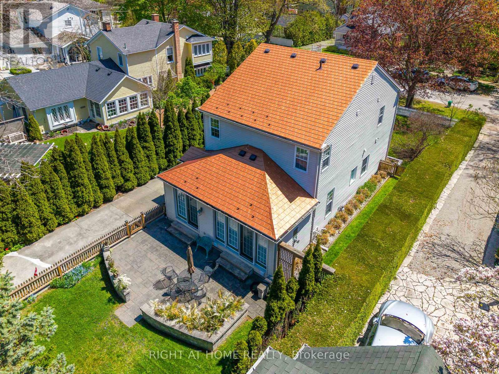 269 Regent Street, Niagara-On-The-Lake, Ontario  L0S 1J0 - Photo 7 - X12208066