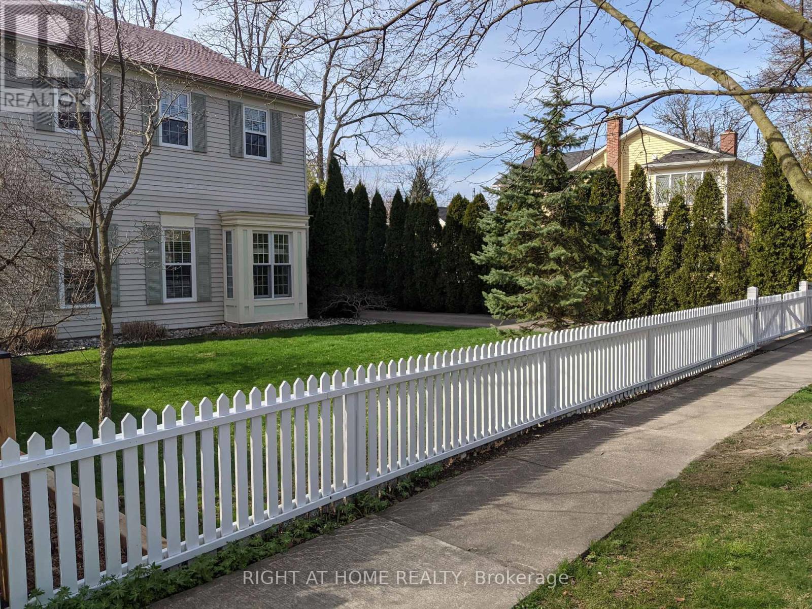 269 Regent Street, Niagara-On-The-Lake, Ontario  L0S 1J0 - Photo 8 - X12208066