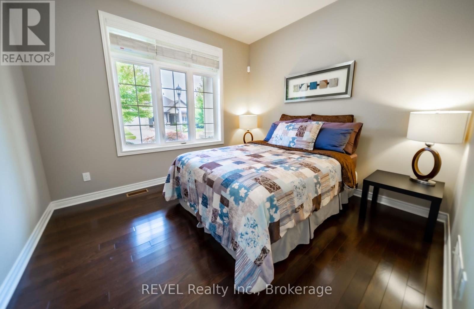 5 Tulip Tree Road, Niagara-On-The-Lake, Ontario  L0S 1J1 - Photo 11 - X12208142