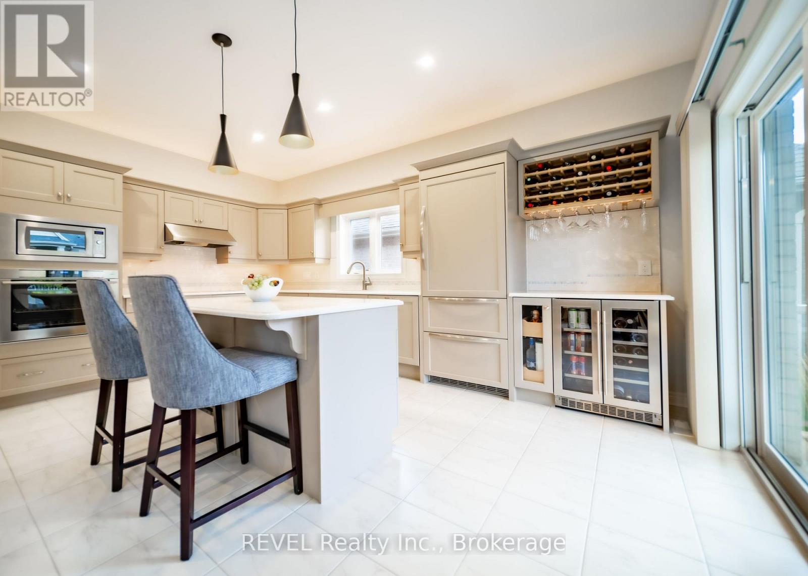 5 Tulip Tree Road, Niagara-On-The-Lake, Ontario  L0S 1J1 - Photo 2 - X12208142