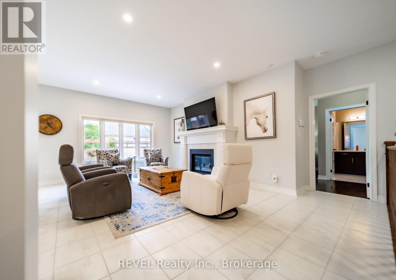5 Tulip Tree Road, Niagara-On-The-Lake, Ontario  L0S 1J1 - Photo 4 - X12208142