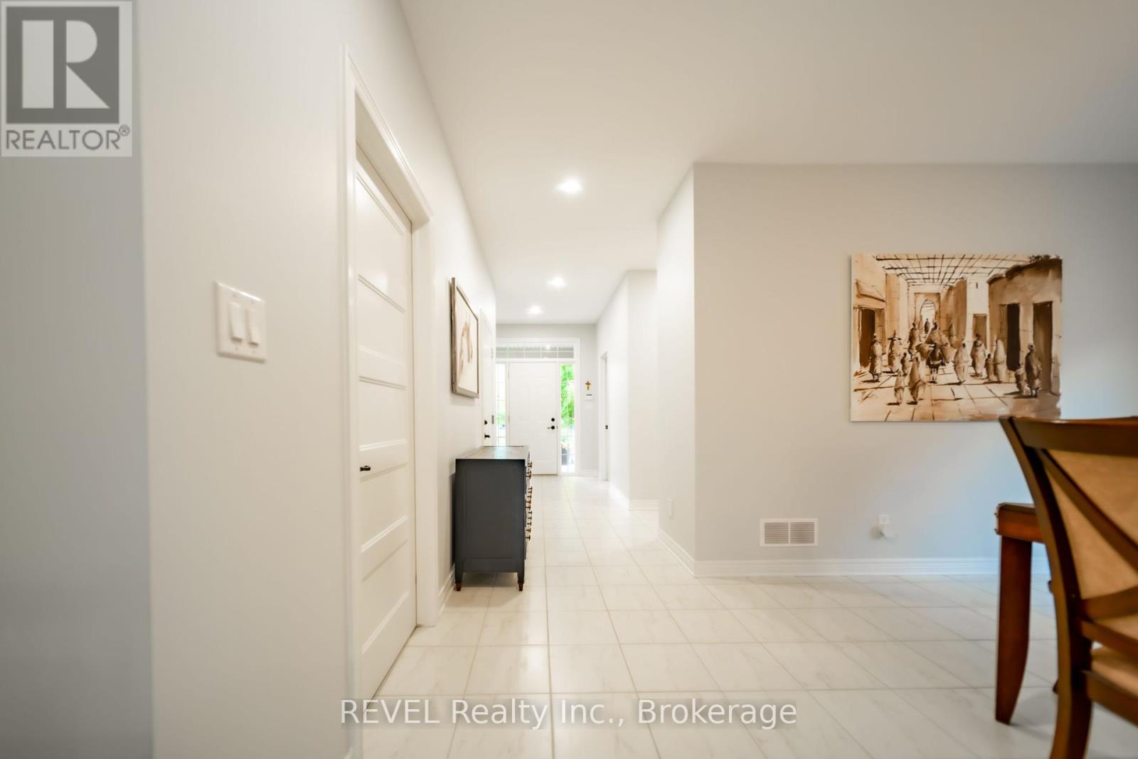 5 Tulip Tree Road, Niagara-On-The-Lake, Ontario  L0S 1J1 - Photo 6 - X12208142
