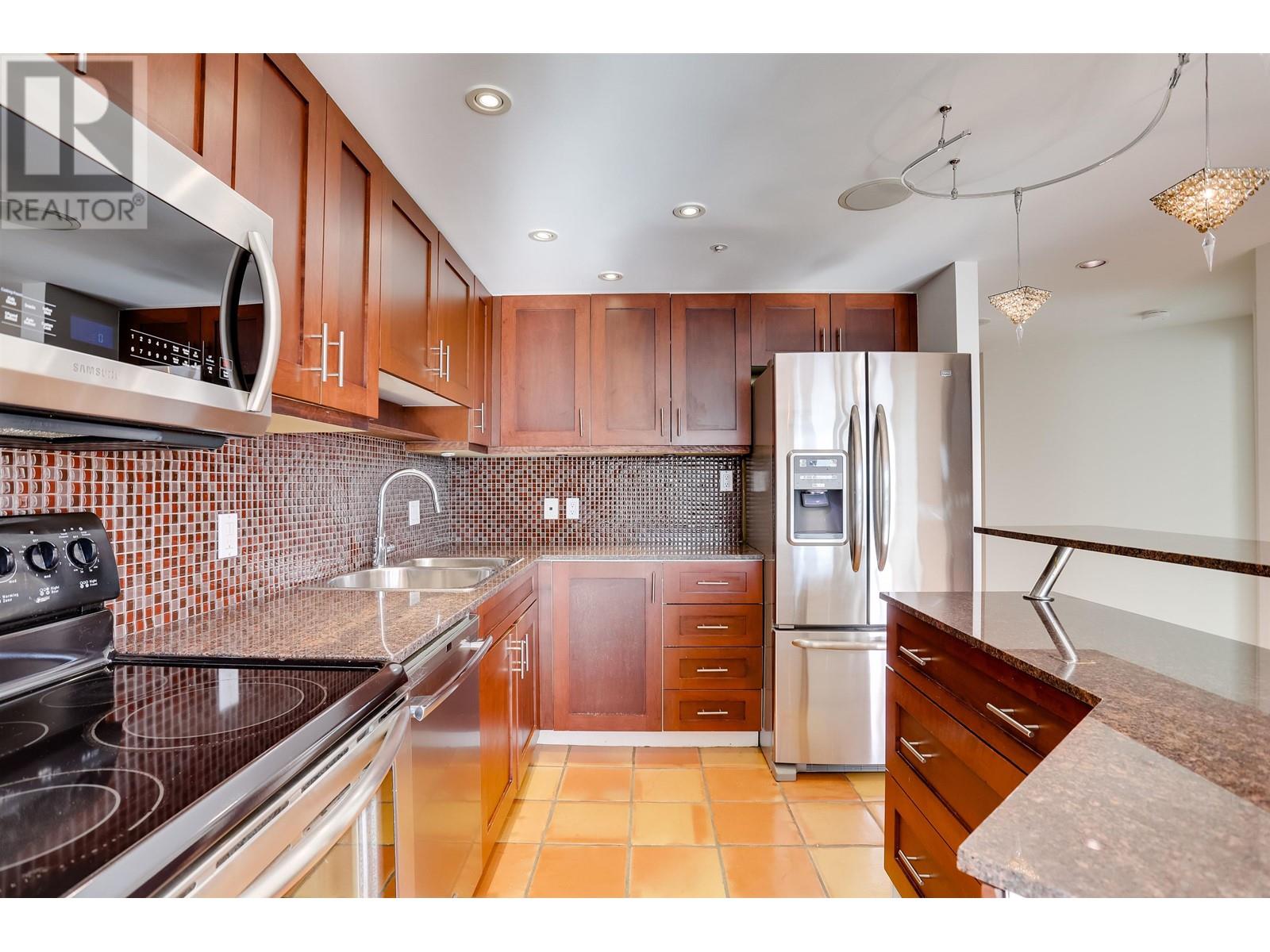 2307 1050 Burrard Street, Vancouver, British Columbia  V6Z 2S3 - Photo 2 - R2966684