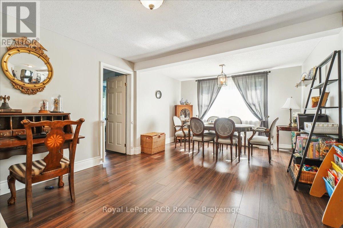 621 11th Street W, Owen Sound, Ontario  N4K 3T2 - Photo 11 - X12208073