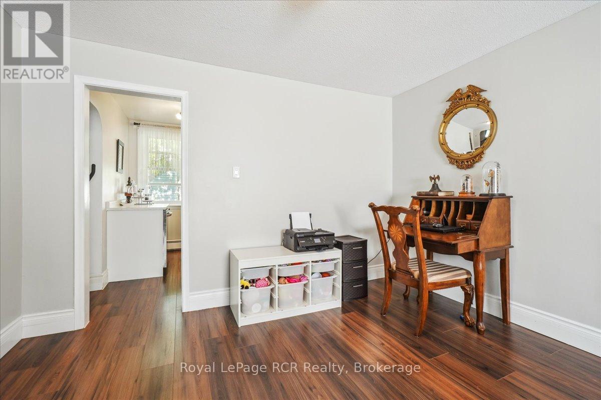 621 11th Street W, Owen Sound, Ontario  N4K 3T2 - Photo 13 - X12208073