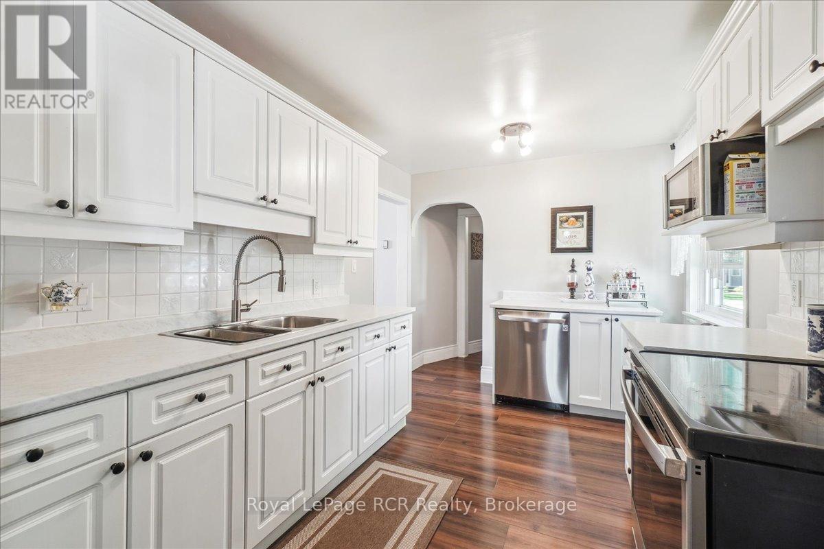 621 11th Street W, Owen Sound, Ontario  N4K 3T2 - Photo 17 - X12208073