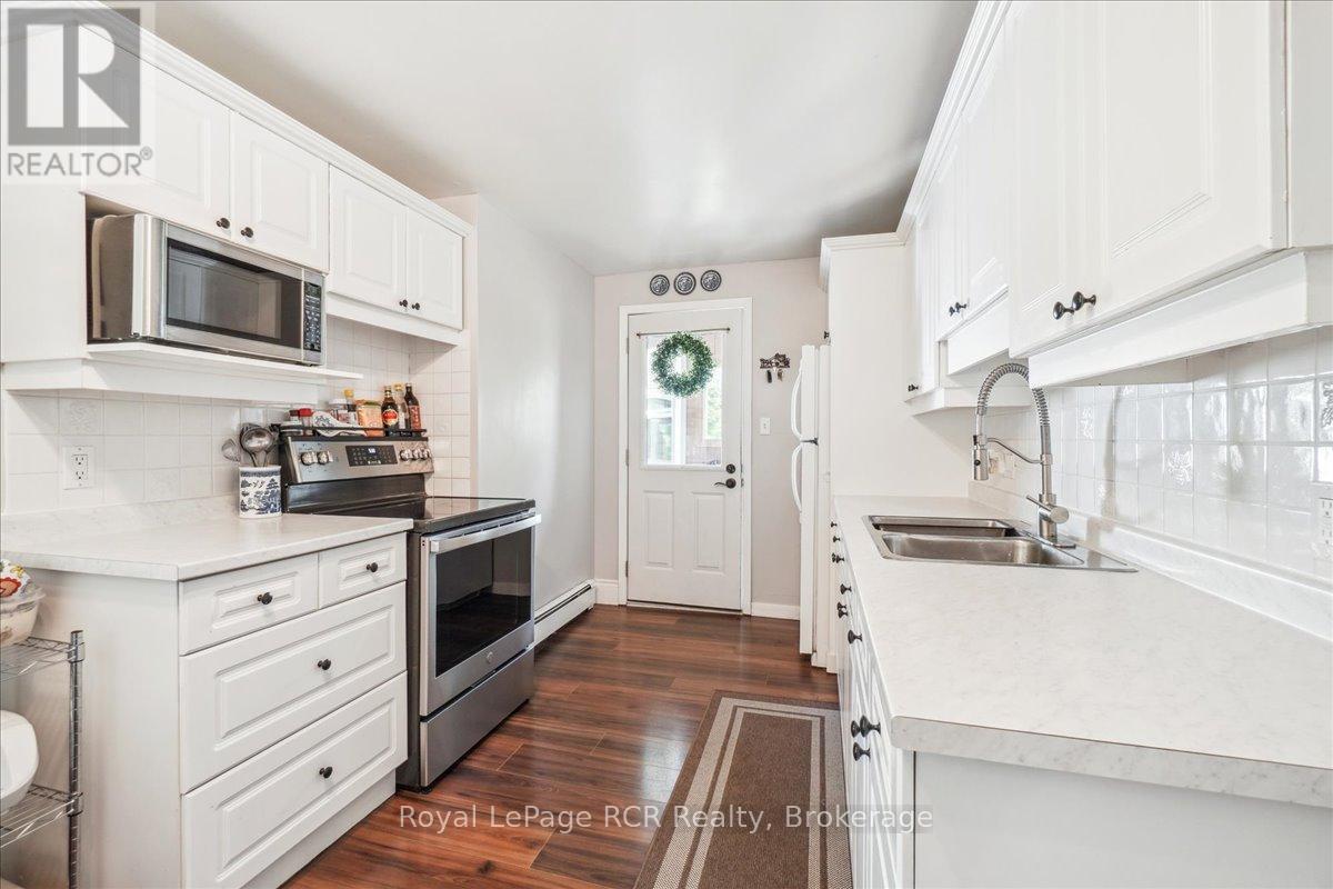 621 11th Street W, Owen Sound, Ontario  N4K 3T2 - Photo 18 - X12208073