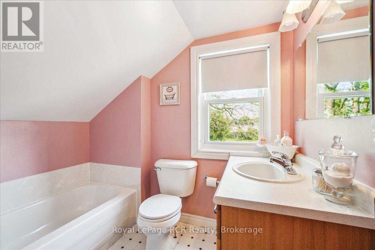 621 11th Street W, Owen Sound, Ontario  N4K 3T2 - Photo 26 - X12208073