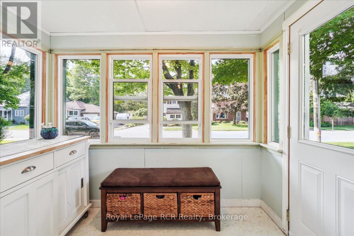 621 11th Street W, Owen Sound, Ontario  N4K 3T2 - Photo 4 - X12208073