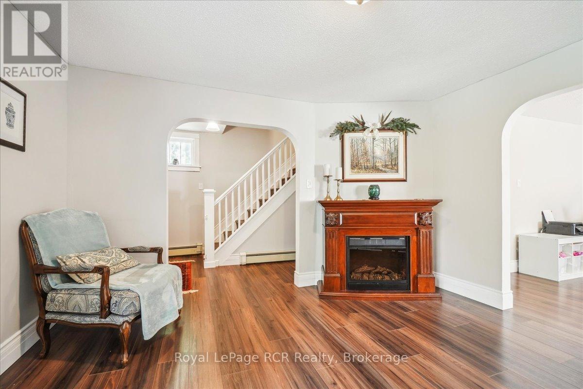 621 11th Street W, Owen Sound, Ontario  N4K 3T2 - Photo 6 - X12208073